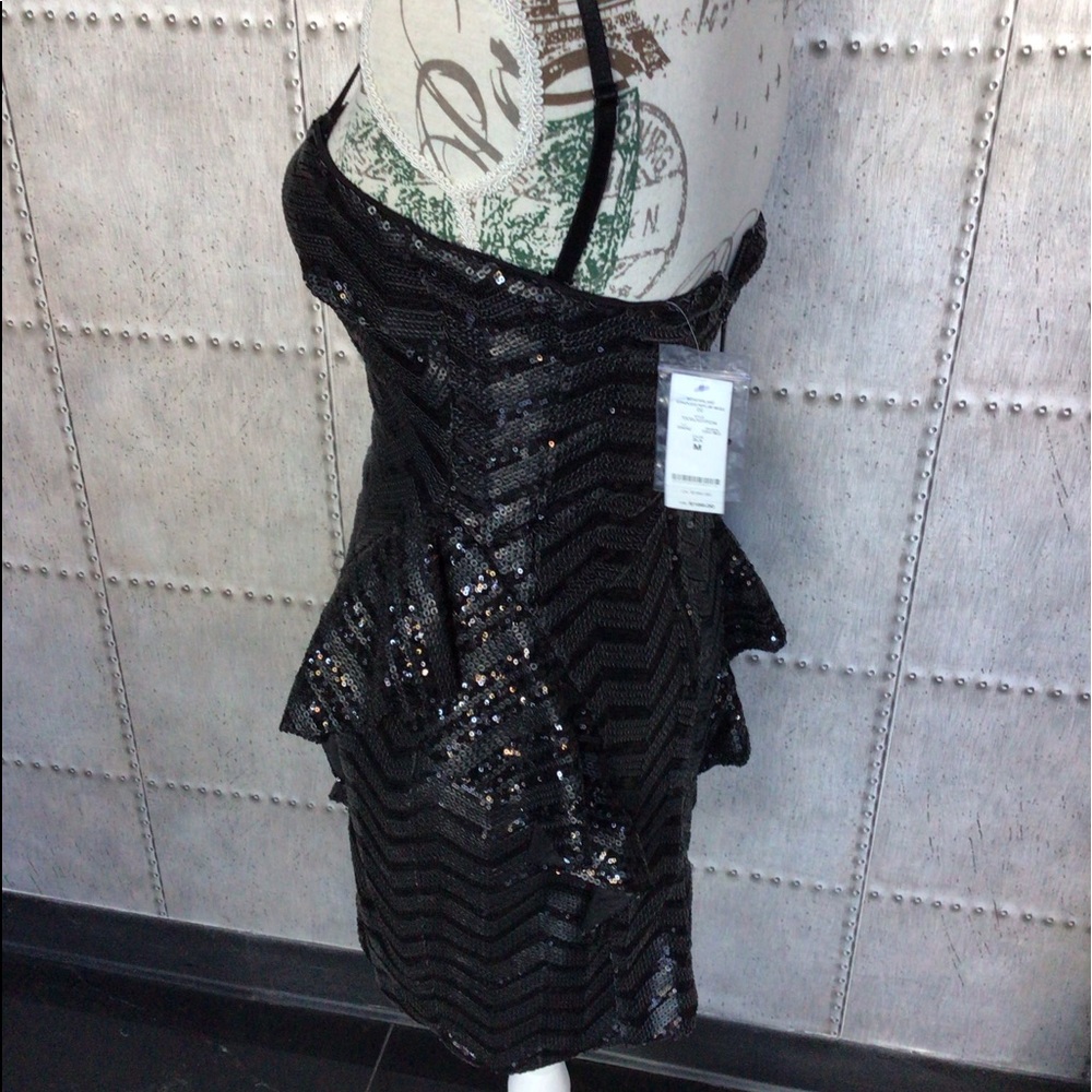 Dress - Picture 2 of 6